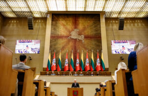 Prezidento pažymėjimą atsiėmęs G. Nausėda: tai simbolis, kad rinkimai laimėti