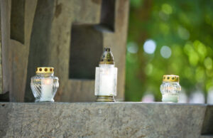 Mažiausias mirčių skaičius per pastaruosius 13 metų: Higienos institutas pristato švieslentę ir naujausius duomenis