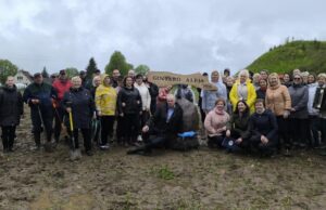 Skemų socialinės globos namuose pasodinta „Gintaro alėja“
