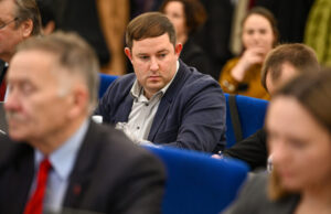 Ar pasiteisins naujas šaltinis sugadintiems keliams atstatyti?