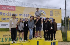 Turškiant lietui skintos pergalės tinklinio turnyre