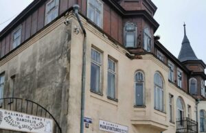 Pastatai „atgauna“ atmintį: nuo miltų ir knygų iki grotuotų durų