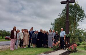 20 metų kartu – tegul auga ir veši bendrystės obelėlė