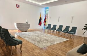 Santuokos – atnaujintoje salėje