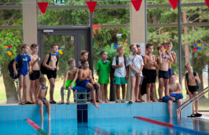 Baseino gimtadienis minėtas plaukimo varžybomis