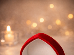 Sužadėtuvių žiedas su deimantu internetu — 5 dalykai, į kuriuos būtina atkreipti dėmesį