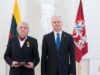 Prezidentūroje už išskirtinius nuopelnus apdovanoti du Rokiškiui svarbūs žmonės