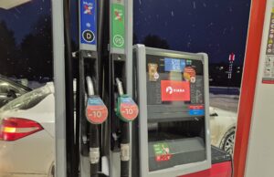 Degalinių atstovas apie Lietuvoje kylančias kuro kainas: natūrali rinkos reakcija