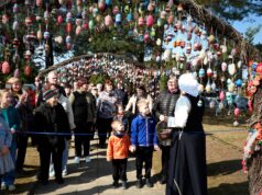 Bajoruose – margučių alėja