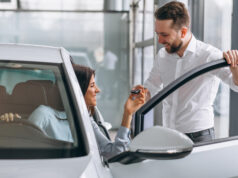 Kaip automobilių nuoma oro uoste padeda sutaupyti laiko po skrydžio?