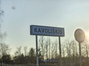 Liepsnojo automobilis – įtariamas padegimas