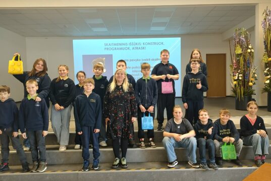 Skaitmeniniai iššūkiai subūrė jaunuosius kūrėjus Rokiškyje
