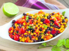 Gaivios kukurūzų salotos su avokadu ir tunu