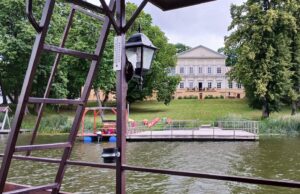 Nakvynė Salų dvare: rūmai kalba ir naktį