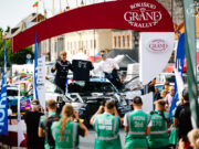 Nepriklausomybės aikštėje įsikūrė „Rokiškio Grand Rally“ dalyviai – dvi dienas čia virs serviso gyvenimas