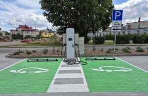 Kiek kainuos automobilio įkrovimas savivaldybės įrengtoje stotelėje?