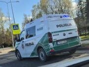 Perėjoje partrenkta moteris