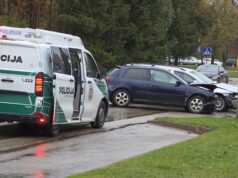 Susidūrė du automobiliai: prireikė medikų pagalbos (foto+video)