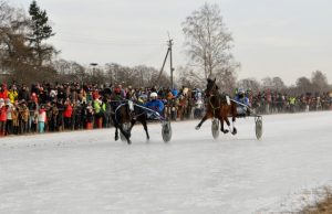 Iki lenktynių Sartuose liko mėnuo