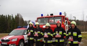 Utenos rajono savivaldybės priešgaisrinės tarnybos Saldutiškio miestelio ugniagesių komandos vyrai vieni pirmųjų šalyje pradeda veiklą kaip savanoriai ugniagesiai.