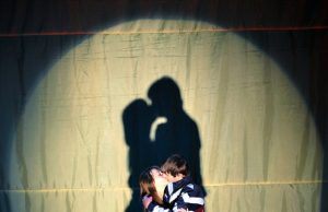 Choreografijos mokyklos jaunimo teatro aktorių meistriškumas spektaklio “Dangus neturi išrinktųjų...“ premjeros metu privertė nustebti ne vieną žiūrovą.