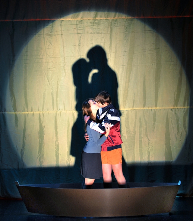 Choreografijos mokyklos jaunimo teatro aktorių meistriškumas spektaklio “Dangus neturi išrinktųjų...“ premjeros metu privertė nustebti ne vieną žiūrovą.