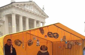 Rokiškėnai – Kaziuko mugėje Vilniuje Penktadienio rytą Kaziuko mugės lankytojų buvo vos vienas kitas