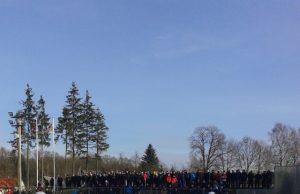 Sekmadienį namuose su Vilniaus „Hockey Punks" žaidę „Rokiškio" ledo ritulininkai turėjo tvirtą užnugarį - didžiulę minią jų palaikyti susirinkusių sirgalių. R. Kilkaus nuotr.