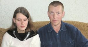 Penkerių mėnesių Neringos ir Remigijaus dukrai Viltei Santariškių medikai kovo 15 d. planuoja atlikti sudėtingą galvos smegenų šuntavimo operaciją. Vos galą su galu suduriančiai šeimai praverstų finansinė ir bet kokia kita pagalba. A. Mackuvienės nuotr.