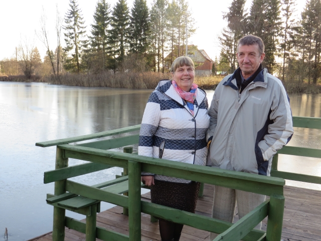 Ekologinį pienininkystės ūkį puoselėjantys Rimantas ir Gėnė Gražiai  neslepia