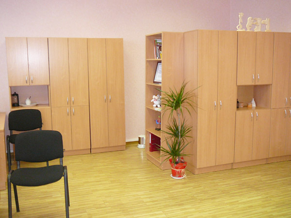 Biuro buveinė pertvaromis bus suskirstyta į atskiras erdves kiekvienam biuro specialistui. V.Mickienės nuotr. Biuro buveinė pertvaromis bus suskirstyta į atskiras erdves kiekvienam biuro specialistui. V.Mickienės nuotr.