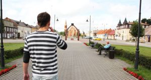 Draudimas rūkyti Nepriklausomybės aikštėje realiai negalioja.   N.Byčkovskio nuotr.