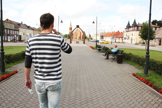 Draudimas rūkyti Nepriklausomybės aikštėje realiai negalioja.   N.Byčkovskio nuotr.