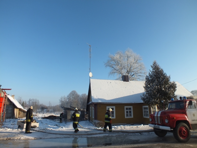 Obeliuose sudegė ūkinis pastatas