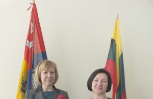 Tarybos gretose – dvi naujos narės: socialdemokratė Jūratė Masteikienė (kairėje) ir „tvarkietė“ Ramunė Markevičienė mandatus gavo