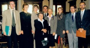 Anapilin iškeliavusį istoriką Egidijų Aleliūną (antras iš dešinės) geru žodžiu mini jo kolegos muziejininkai. Asmeninio archyvo nuotr.