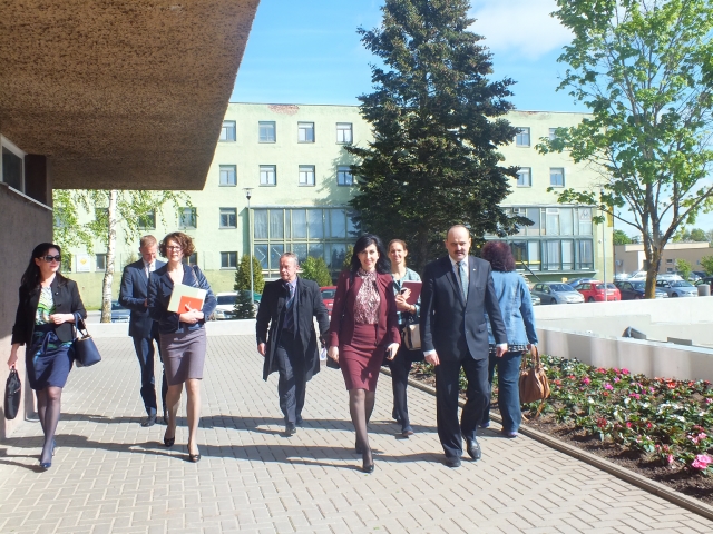 Rajone – „Žaliadienis“: aplinkos ministerijos pareigūnų komanda domisi rajono aplinkosaugos problemomis ir perspektyvomis. A.Minkevičienės nuotr..