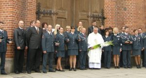 Rajono policija meldėsi bažnyčioje ir išklausė dekano V.V.Cukuro pamokslą apie pareigūnų misiją ir gailestingumo prasmę.