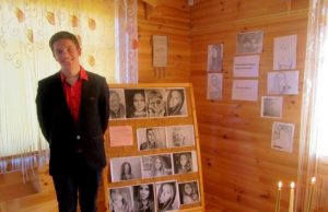 Dovydas Kairys renginio dalyviams parodė savo piešinius. Organizatorių archyvo nuotr.