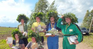 Varžybų dalyviai - G.Pagirys (pritūpęs iš kairės)