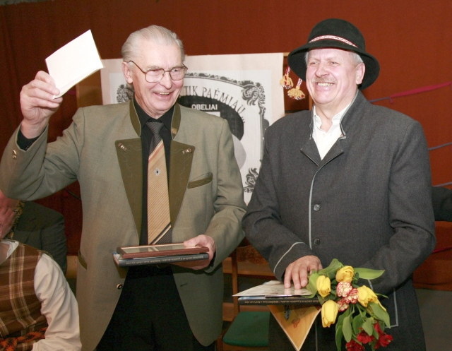 Armonikierių varžytuvių nugalėtojai - V.Žilinskas (dešinėje) ir A.Vaitonis. R.Pupelio nuotr.