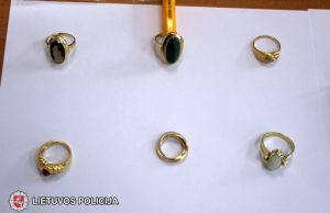 Ieškoma juvelyrinių dirbinių savininkų