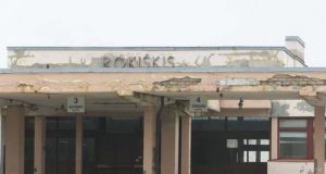 UAB Rokiškio autobusų parkas neturi lėšų autobusų stočiai rekonstruoti. N.Byčkovskio nuotr.