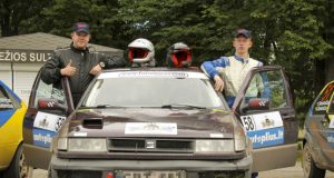 Rokiškėnai  lenktynininkai G.Bajorūnas (dešinėje) ir M.Valiulis patenkinti savo pasiektais rezultatais. M.Valiulio archyvo nuotr.