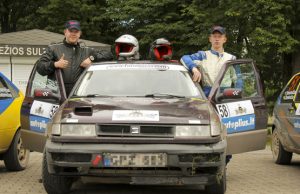 Rokiškėnai  lenktynininkai G.Bajorūnas (dešinėje) ir M.Valiulis patenkinti savo pasiektais rezultatais. M.Valiulio archyvo nuotr.