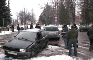 Avarijos ties „Spektro“ parduotuve priežastis – slidžiame kelyje nepasirinktas saugus greitis. R.Kilkaus nuotr.