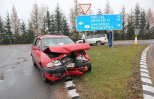 Per avariją žmonės nenukentėjo: juos apsaugojo išsiskleidusios pagalvės. D. Zibolienės nuotr.