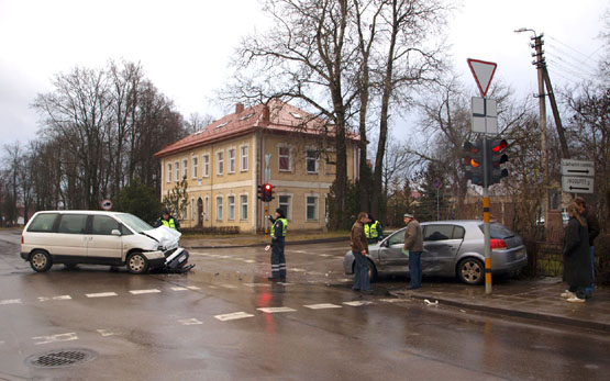 Avarija įvyko Juodupės–Vytauto gatvių sankryžoje. Avarija įvyko Juodupės–Vytauto gatvių sankryžoje.