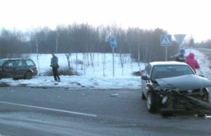 Miesto aplinkkelio atkarpa ties Daržų gatve ne pirmą kartą skaudžiai patikrina vairuotojų budrumą. R.Kilkaus nuotr.
