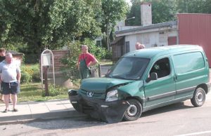 Smalsuolius traukė avarijos vieta. S.Kilkuvienės nuotr.